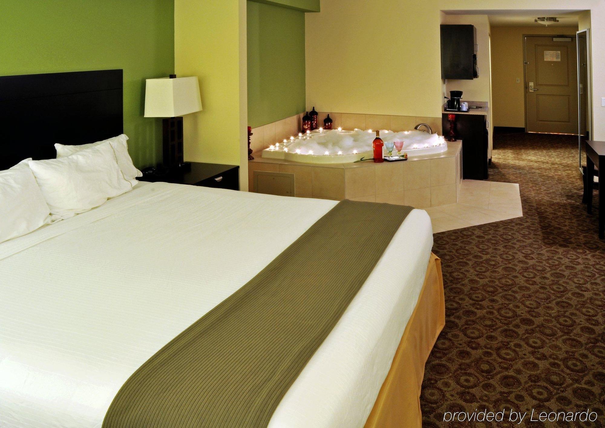Express & - Nashville Area By Ihg 2*